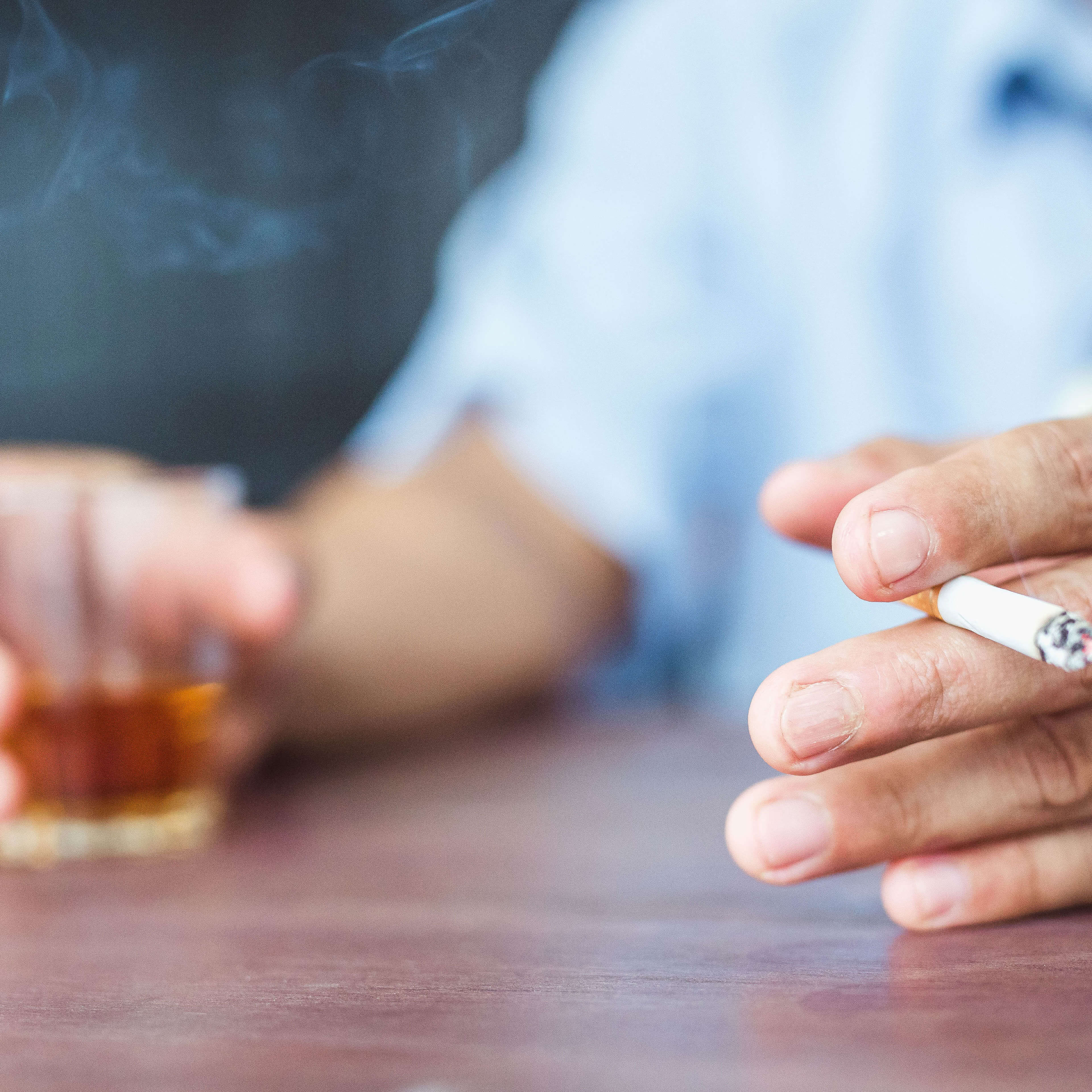 Cancer : tabac et alcool, leur poids dans les facteurs de risque